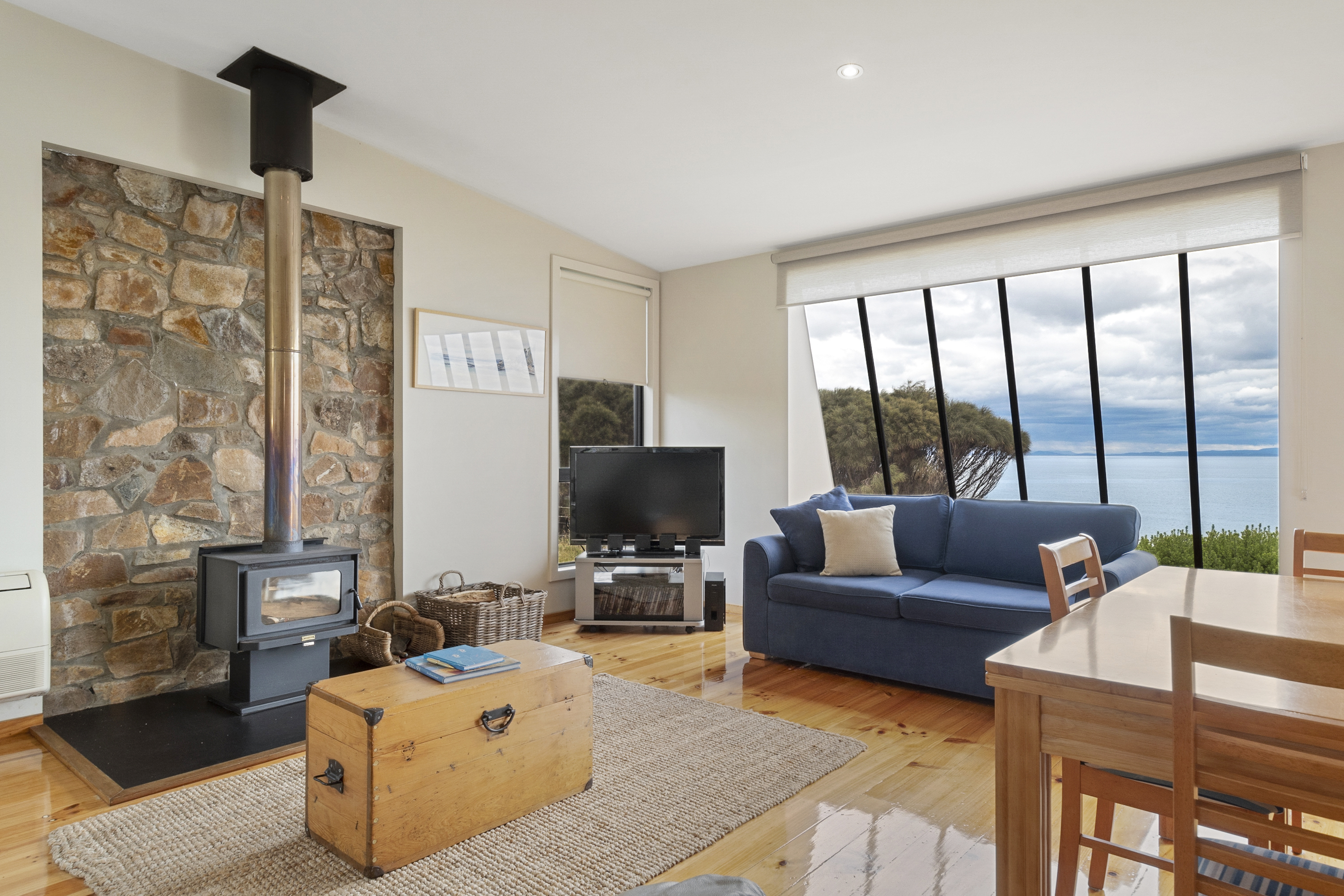 holiday accommodation, coles bay, great eastern drive