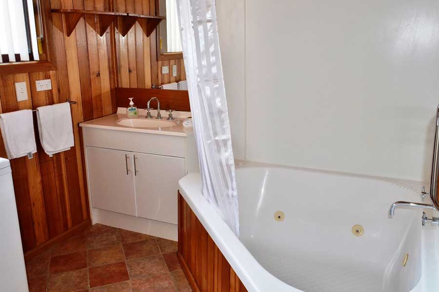 Freycinet sands Bathroom